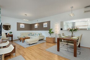 Apartment Nowy Świat Warsaw by Renters