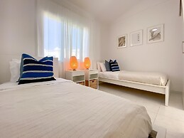 Phaedrus Living: Azure Serenity Villa