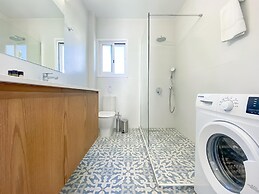 Phaedrus Living: Azure Serenity Villa