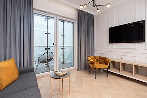 Kasprzaka Modern Apartment by Renters