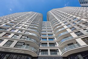 Kasprzaka Modern Apartment by Renters