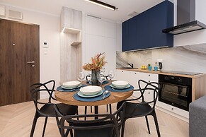 Kasprzaka Modern Apartment by Renters