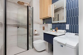 Kasprzaka Modern Apartment by Renters