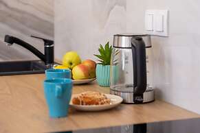 Kasprzaka Modern Apartment by Renters