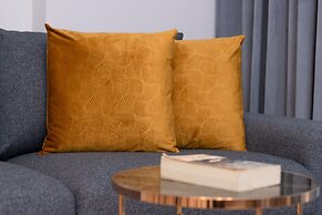 Kasprzaka Modern Apartment by Renters