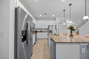 Gorgeous 9bd In The Solterra Resort! 9 Bedroom Home by RedAwning