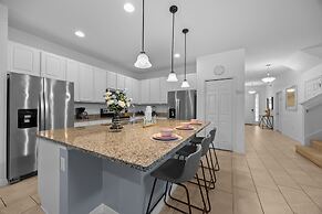 Gorgeous 9bd In The Solterra Resort! 9 Bedroom Home by RedAwning