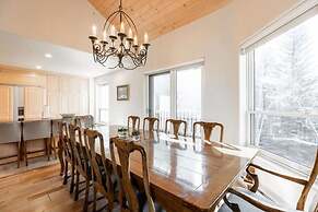 Northwood's Juniper 311 6 Bedroom Condo by RedAwning