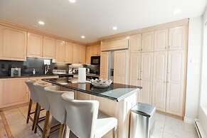 Northwood's Juniper 311 6 Bedroom Condo by RedAwning