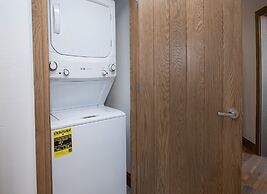 Highlands Westview 300 3 Bedroom Condo by RedAwning