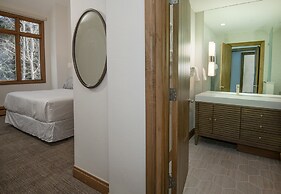 Highlands Westview 300 3 Bedroom Condo by RedAwning