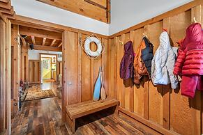 Pet Friendly Mountain Getaway - Vh16 3 Bedroom Home by Redawning