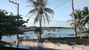 Pousada Tropicália Tranquilid. Beira Mar