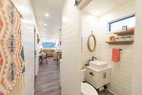 New Southwest Shipping Container-in Alpine