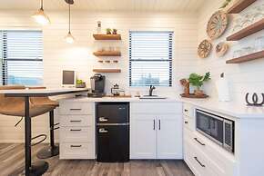 New Southwest Shipping Container-in Alpine