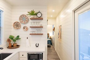 New Southwest Shipping Container-in Alpine