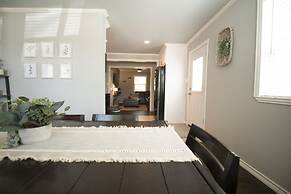 Walk to the Silos 3 Bed 1960 s Bungalow Near Baylor