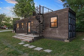 Pecan Grove Container Tiny Home Country Setting 12 min to Baylor Magno