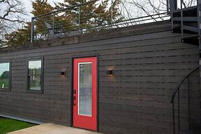The Merlot - Unique Container Home Near Waco Attractions
