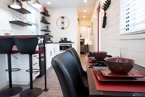 The Merlot - Unique Container Home Near Waco Attractions