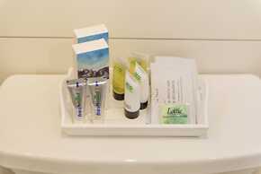 The Woods- Container Tiny House 12 min to Magnolia Baylor Downtown