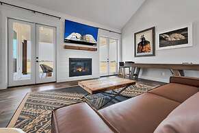 New Luxury Texas Farmhouse