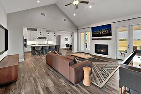 New Luxury Texas Farmhouse