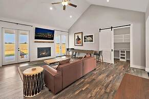 New Luxury Texas Farmhouse