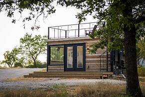 New Wilderness Hideout-cozy Container Home