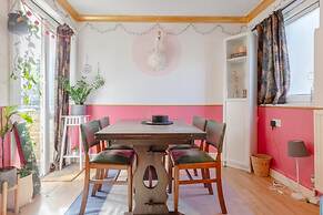 Vibrant 1BD Flat - 8 Mins to Dalston, Hackney!