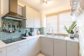 Vibrant 1BD Flat - 8 Mins to Dalston, Hackney!