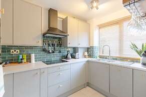 Vibrant 1BD Flat - 8 Mins to Dalston, Hackney!