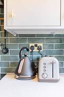 Vibrant 1BD Flat - 8 Mins to Dalston, Hackney!