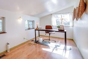 Charming Soda Springs Cabin: Hike, Ski & Golf!