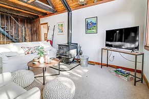 Serene Lakes Cabin w/ Deck: Dog Friendly!