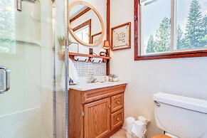Serene Lakes Cabin w/ Deck: Dog Friendly!