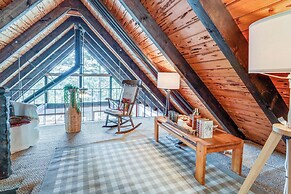 Serene Lakes Cabin w/ Deck: Dog Friendly!