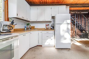 Serene Lakes Cabin w/ Deck: Dog Friendly!