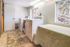 Charming Soda Springs Cabin: Hike, Ski & Golf!