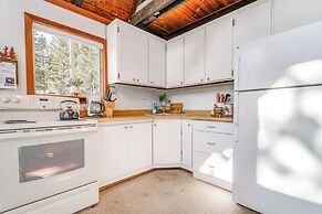 Charming Soda Springs Cabin: Hike, Ski & Golf!