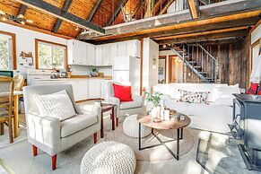 Serene Lakes Cabin w/ Deck: Dog Friendly!