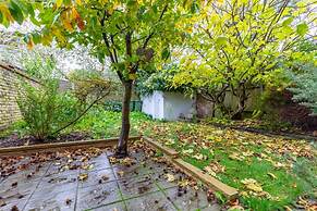 Newly Refurbished 2BD Flat - Wimbledon Village!