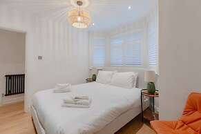 Newly Refurbished 2BD Flat - Wimbledon Village!
