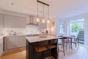 Newly Refurbished 2BD Flat - Wimbledon Village!
