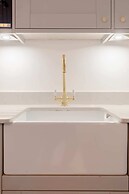 Newly Refurbished 2BD Flat - Wimbledon Village!