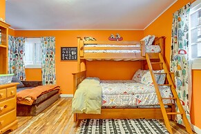 Charming Idaho Springs Retreat on Chicago Creek!