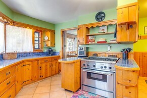 Charming Idaho Springs Retreat on Chicago Creek!