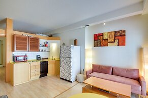 Palm Coast Condo w/ Balcony, 2 Mi to Beach Access!