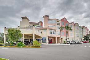 Palm Coast Condo w/ Balcony, 2 Mi to Beach Access!