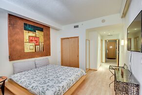 Palm Coast European Village Condo - 2 Mi to Beach!